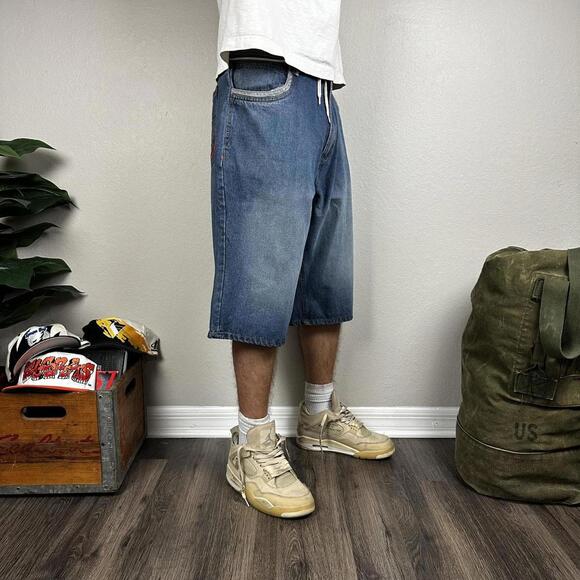 Y2K baggy coogi denim skater jean shorts jorts  38x13 - Picture 1 of 8